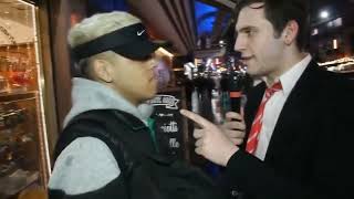 Chico asks Gaspi for a coin.