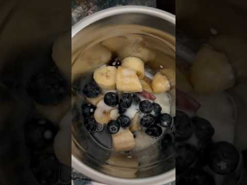 Blueberry, Apple & Banana Smoothie #travel_fun_food_diaries #viral #MoNi #smoothie #youtubeshorts