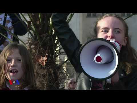 მოსწავლეები კლიმატის ცვლილებას აპროტესტებენ