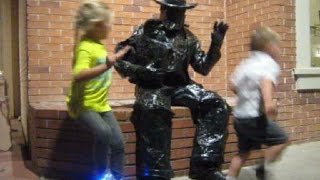 Statue Surprise!    NOVEMBER 17 2016 ART WALK