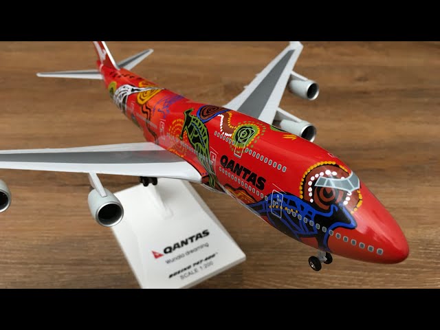 Qantas Boeing 747-400 WUNALA Dreaming - YouTube