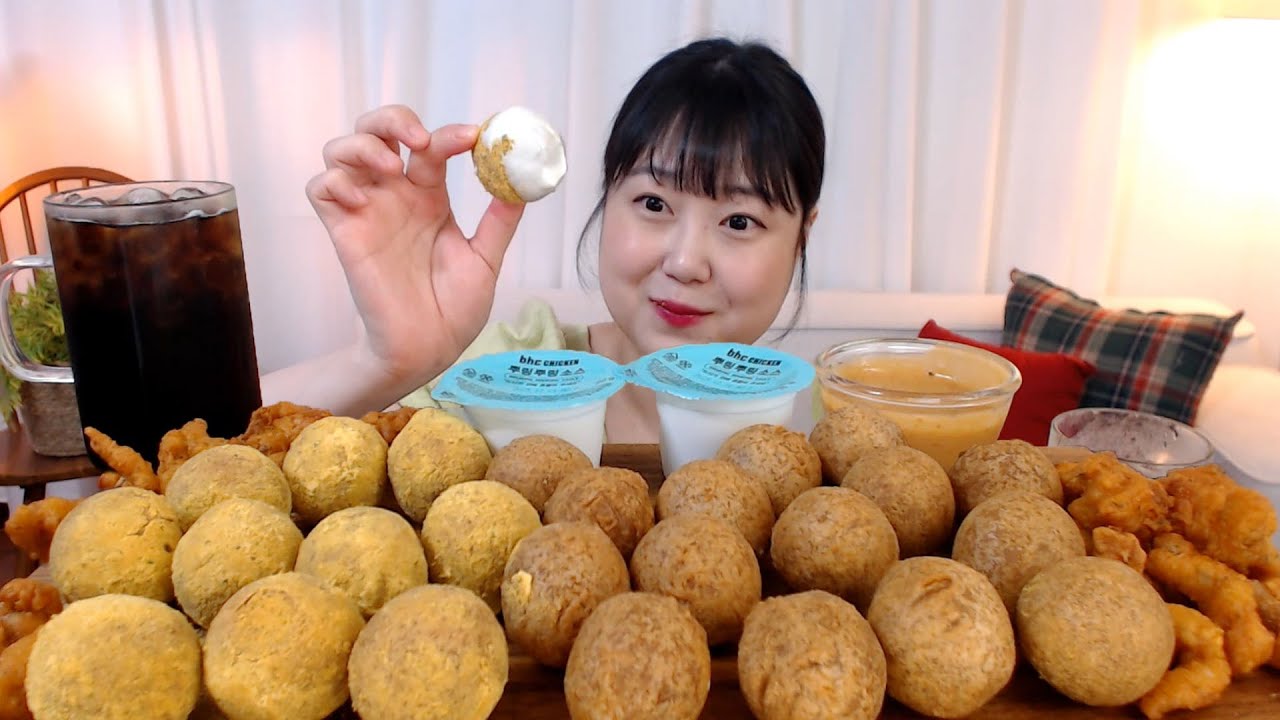 치즈볼 한가득 뿌링치즈볼 닭껍질튀김 뿌링뿌링소스 치폴레소스 먹방 Cheese balls Bburinkle Fried chicken skin Chipotle sauce Mukbang