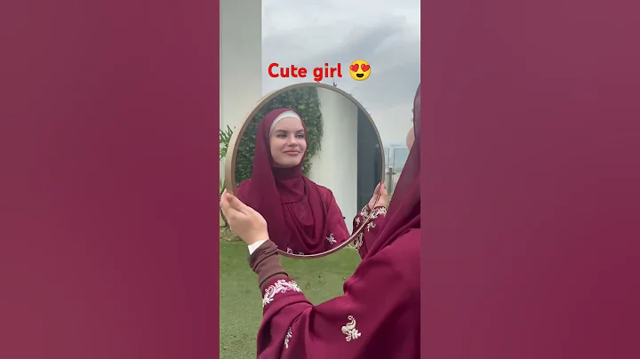 This girl tried hijab for the first time and she loved it!Mashallah she looks beautiful in hijab 🤍