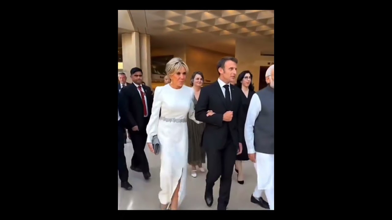 Музыкальное поздравление с 8марта для жены Макрона! 