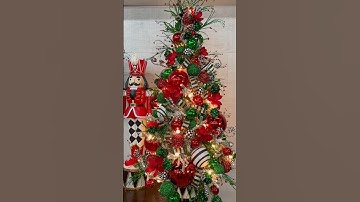 Nothing screams #nutcracker Christmas like red and green! #christmas #christmastree