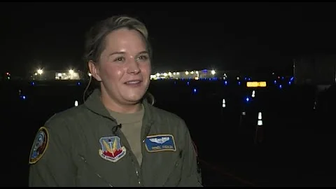 Aimee Fielder: Stuart Air Show female pilot encour...