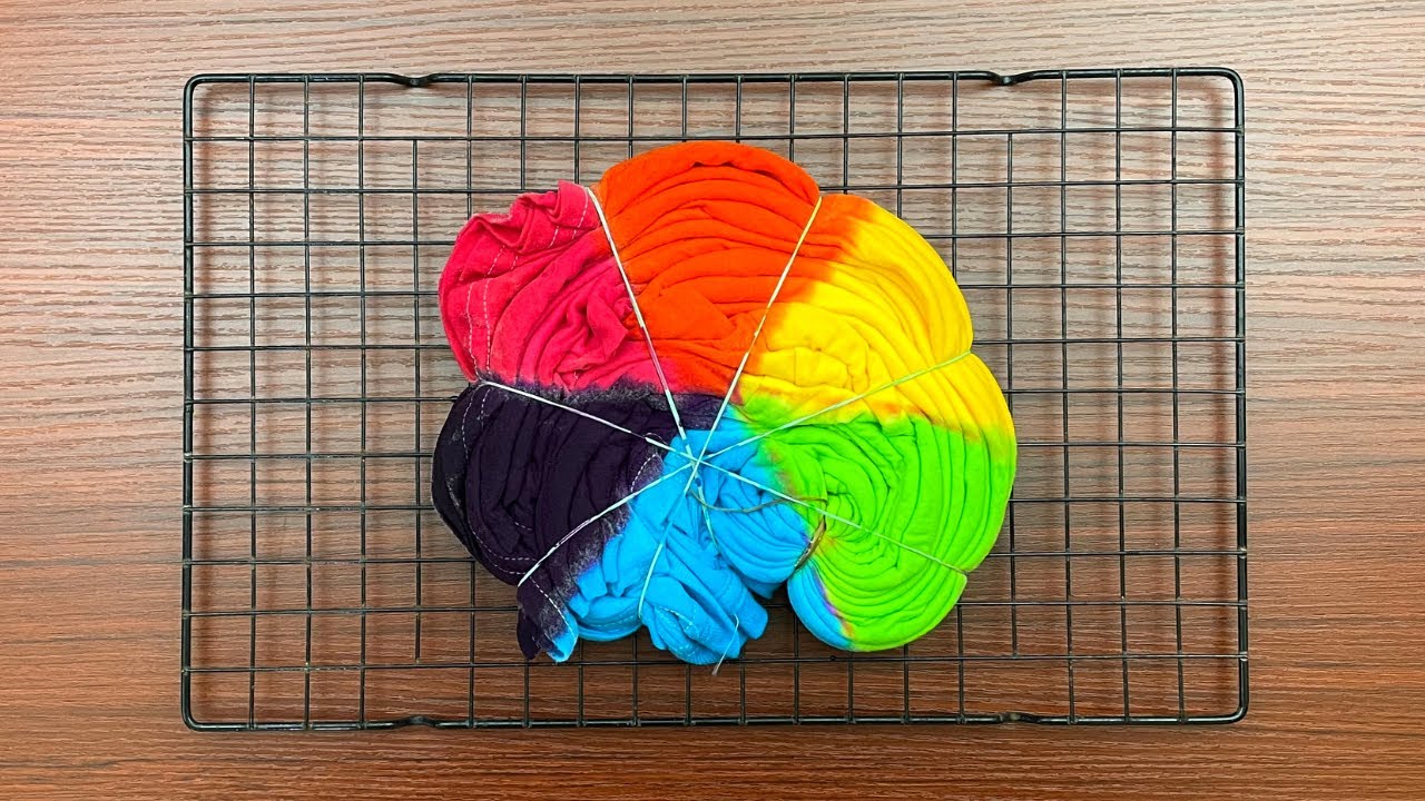 Tie-dye pattern : Expanding Mickey (Highlights)