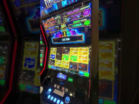 Bull blitz against MAD slots... Who Wins?🤔 #casino #casino #lasvegas #reels #viralshort #fyp #money