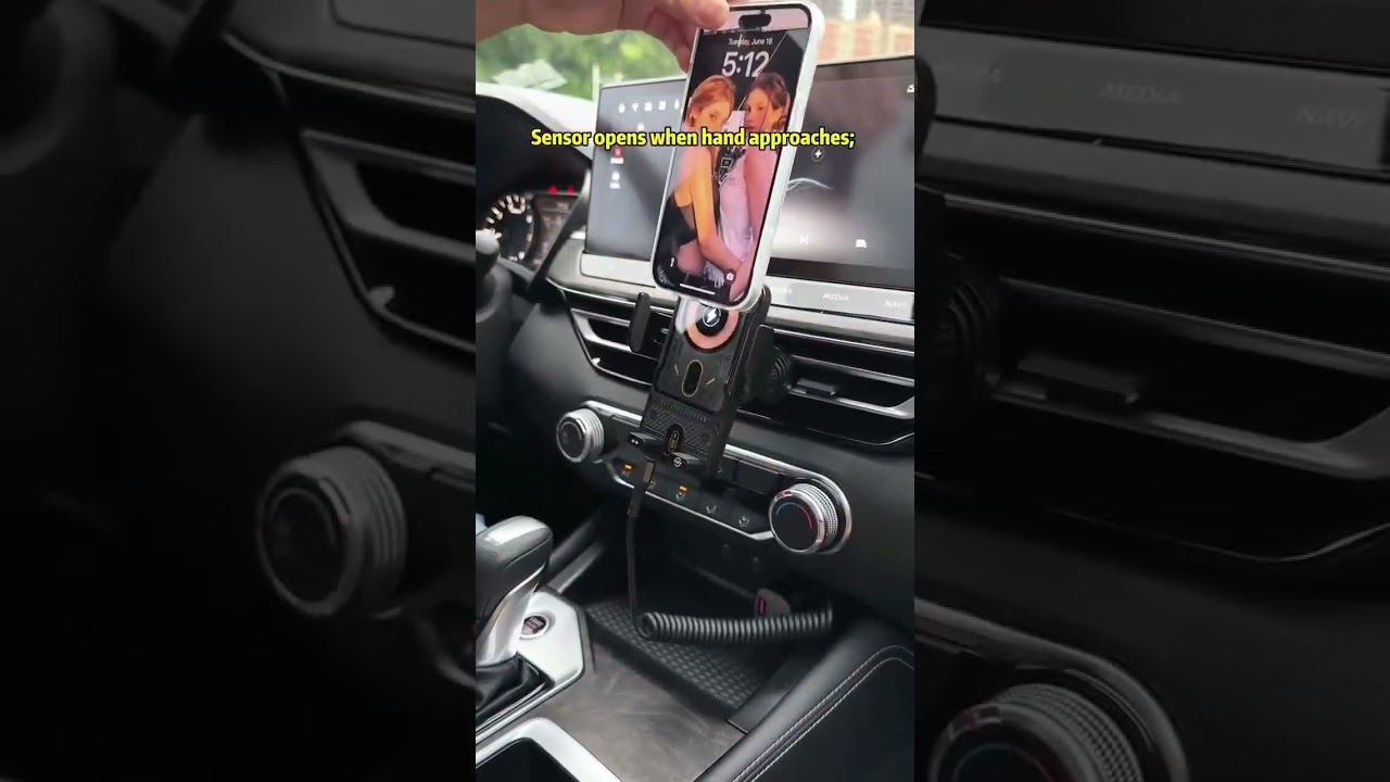 Dual Motor 900 Folding Wireless Charging Car Mount 15W Fast Charge