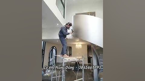 Hoàn thiện sơn cầu thang xoắn ốc tại Hà Nội