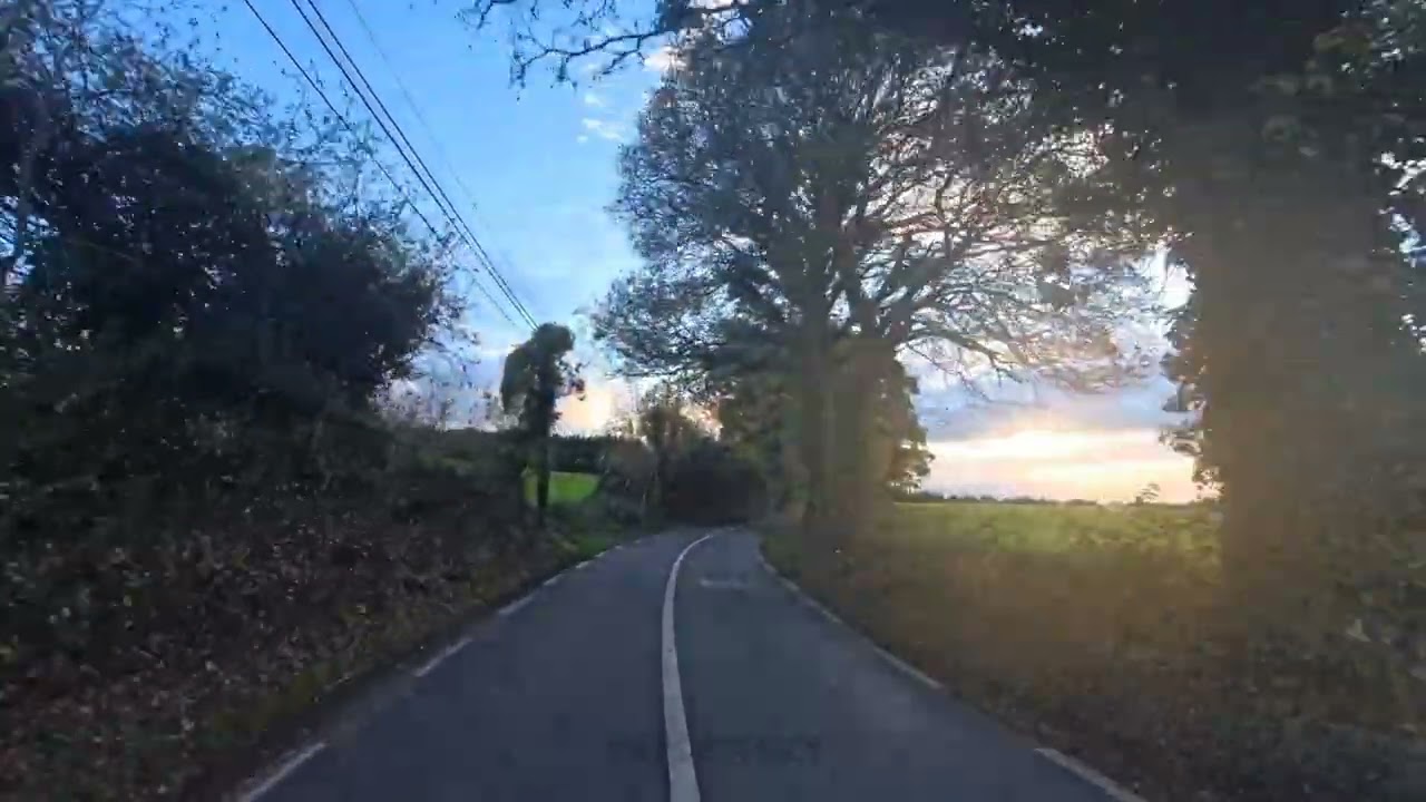 Irish Countryside 8K Scenic Drive | Conduciendo por la campiña irlandesa en 8K