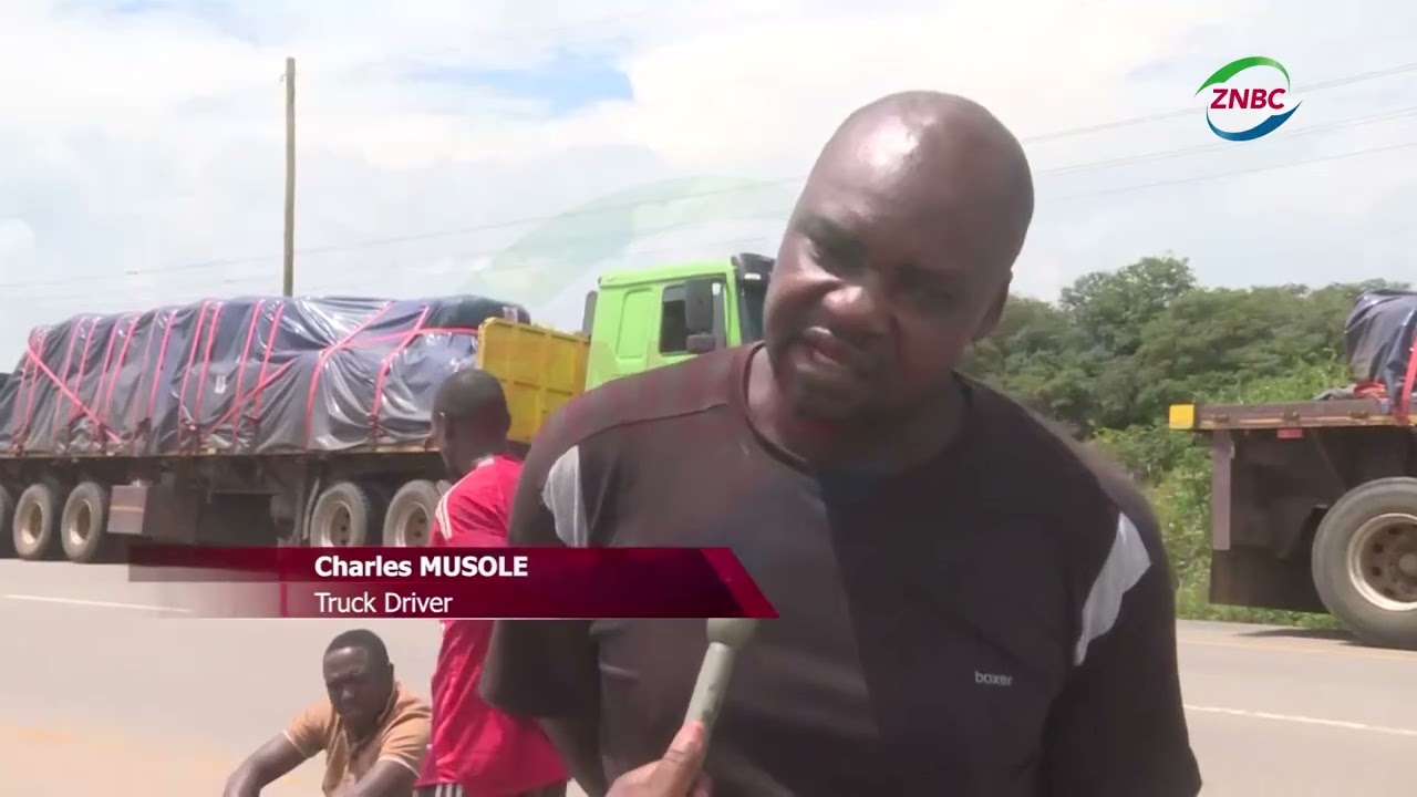 Мотоциклисты заработали деньги после обрушения моста в Какосо.