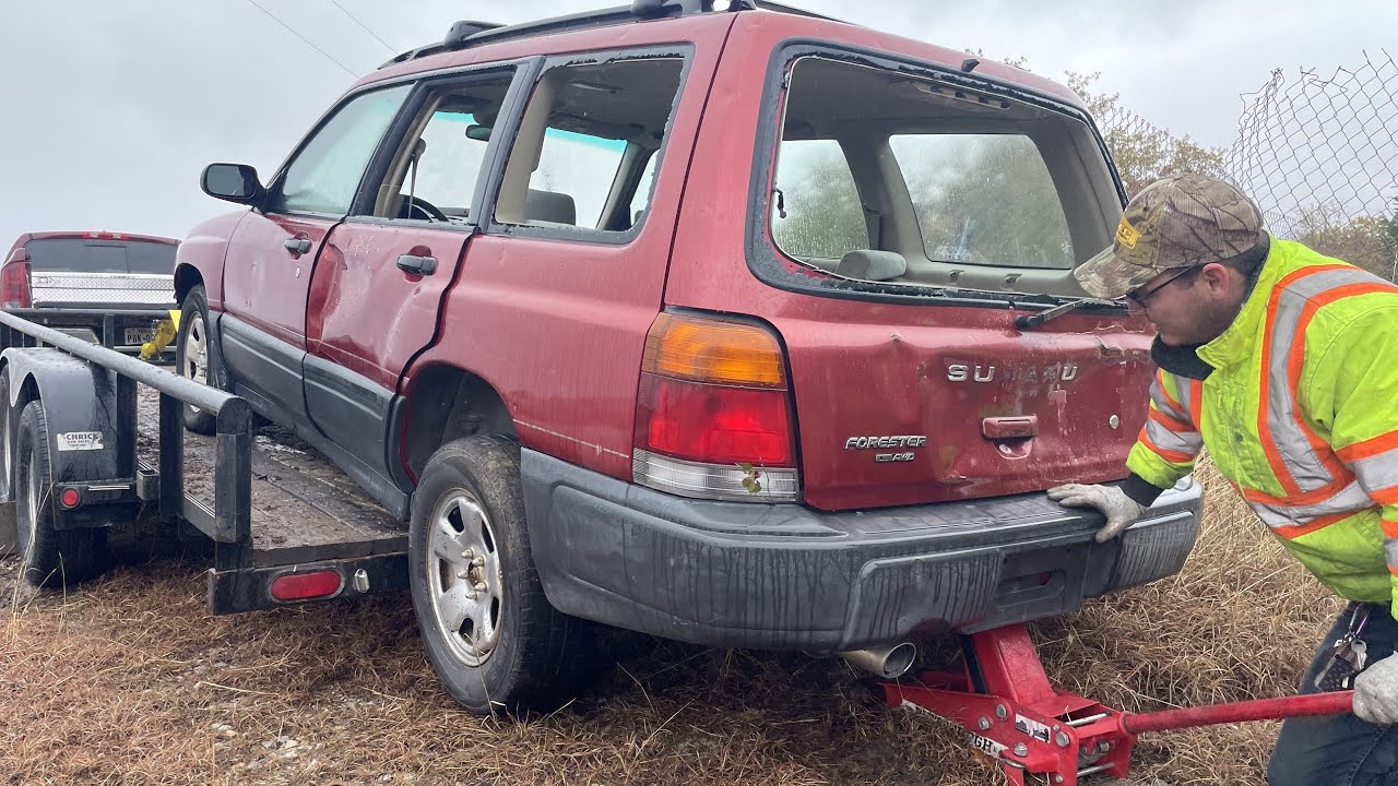 Towing a Car (the expert way) - YouTube