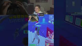 J’arrache ce rageux en 1v1 sur ma map en plein live 😭😂 #fortnite #fortnitefr #shorts #streamer