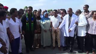 WAZIRI MKUU ANAKAGUA JENGO LA HOSPITALI YA RUFAA MKOA WA KATAVI