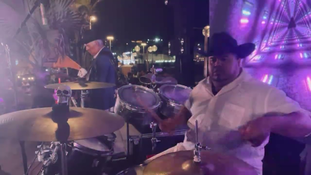 El Cumbanchero - Banda Crucero en el Carnaval mazatlan 2026 (Jesus Camacho 🥁🔥)