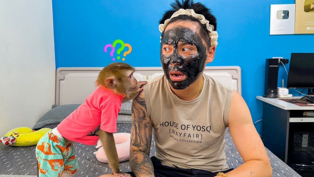 Monkey Kaka felt strange seeing his dad's face.