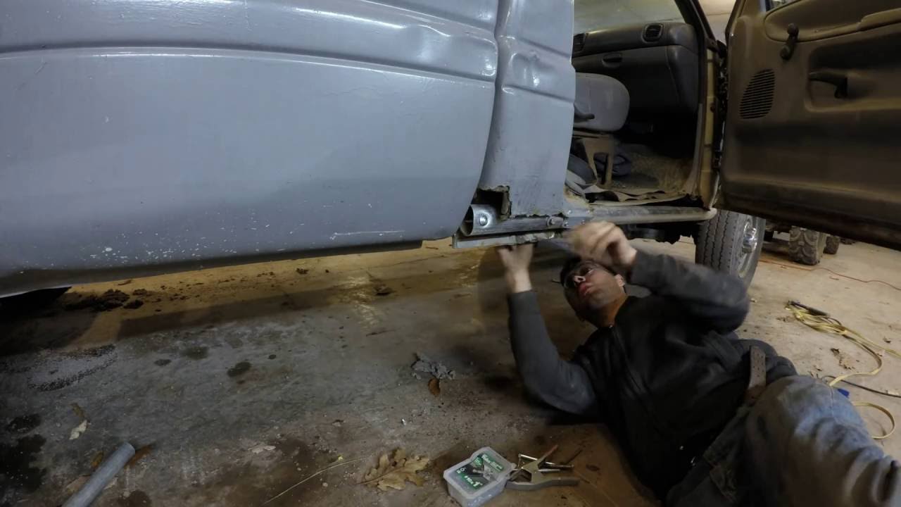 dodge caravan repair panels