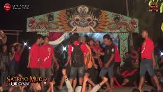 Ricuh Bantengan Ora Minggir Tabrak SATRIYO MUDO ORIGINAL Live Kandeg Waung Baron 2018