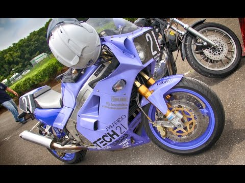 YAMAHA FZR1000 TECH21仕様とFZR750（0W74）本物 - YouTube
