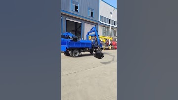 Four-way grabbing with the car, rotary wood grabbing machine, four-wheel drive agricultural vehi