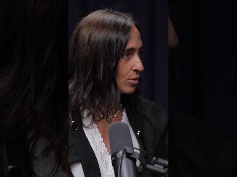 "Ayuda a salir de agujeros muy oscuros cambiando hábitos" - Mariana Aróstegui  #podcast #nutricion