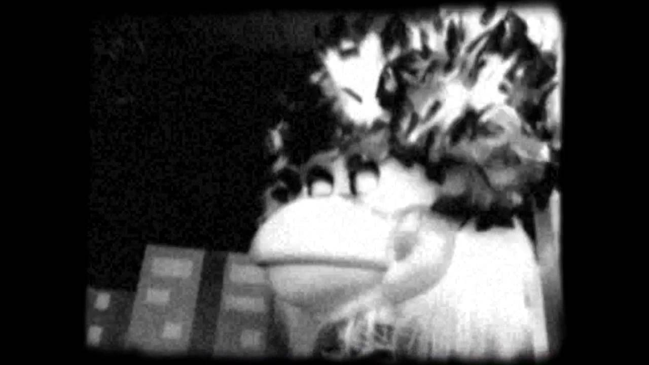 Chuck E Cheese Creepy Robots Made Creepier With 8mm Film Youtube 