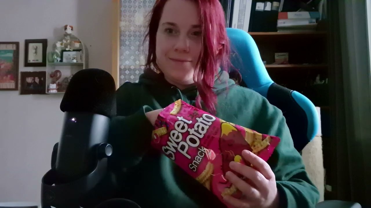ASMR på Svenska - haul och äter asiatiskt snacks och godis. Eating och chewing sounds