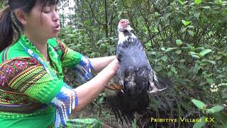 Primitive life - Ethnic guy gnawing on the delicious roast goose dish of the girl | Eating Delicious