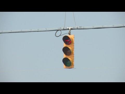 वीडियो: क्या आप मैरीलैंड में लाल तीर पर दाएँ मुड़ सकते हैं?