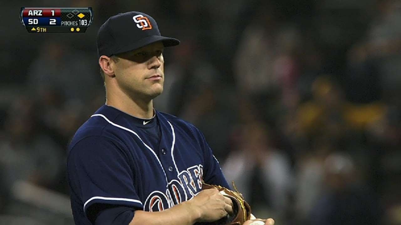 ARI@SD: Stults shuts down D-backs with arm, defense