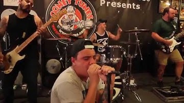 Stray From The Path - Shots Fired (Live at Looney Tunes Record Release; 8/17/15)