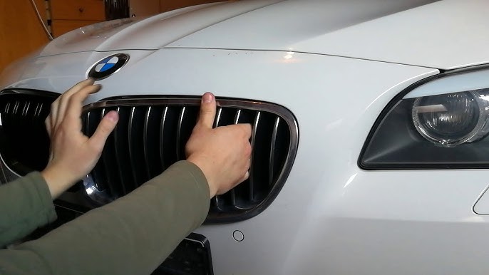 Nierenaufkleber Verklebeanleitung BMW 535i F11 Kühlergrill