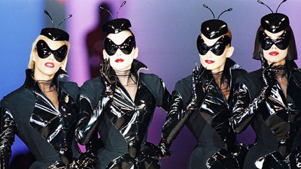 The most high-voltage fashion shows of the 1990s