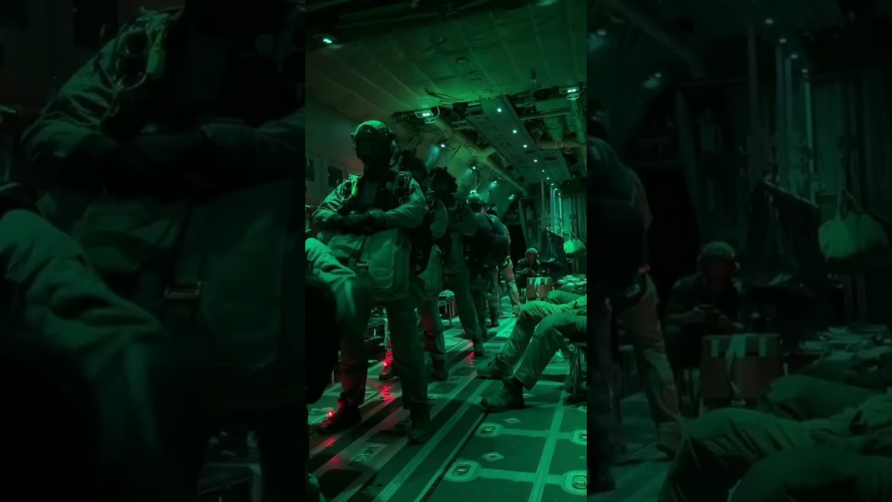 Chuteurs opérationnels du GIGN en saut de nuit avec gaine et matériel 🪂🇫🇷 