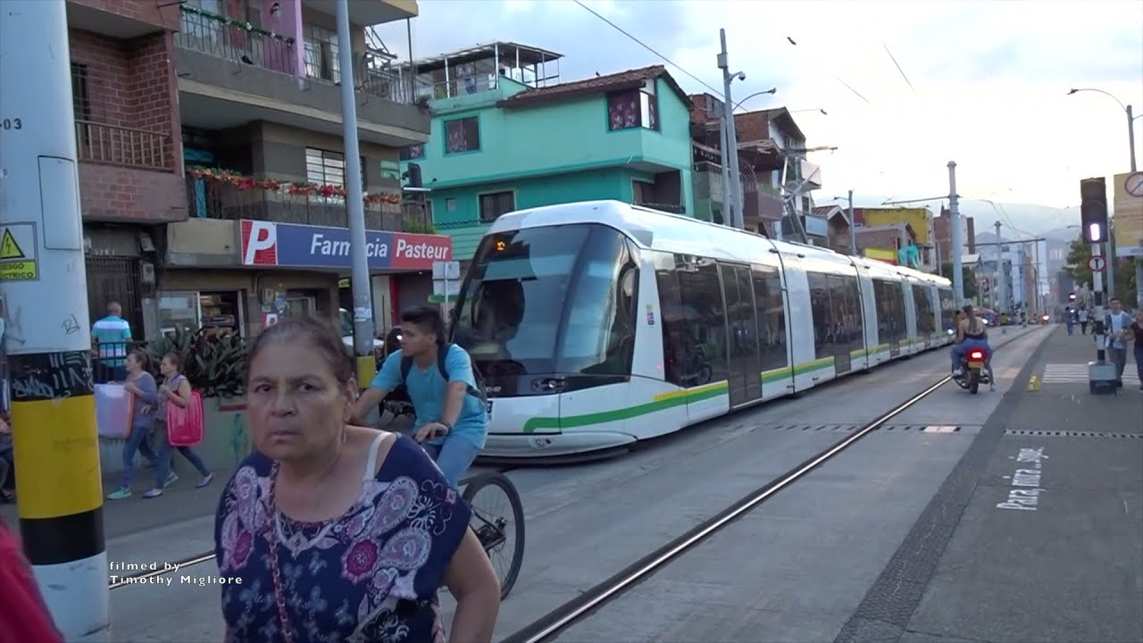 What Are Rubber-tire Trams?! What is this thing?!?! - Translohr