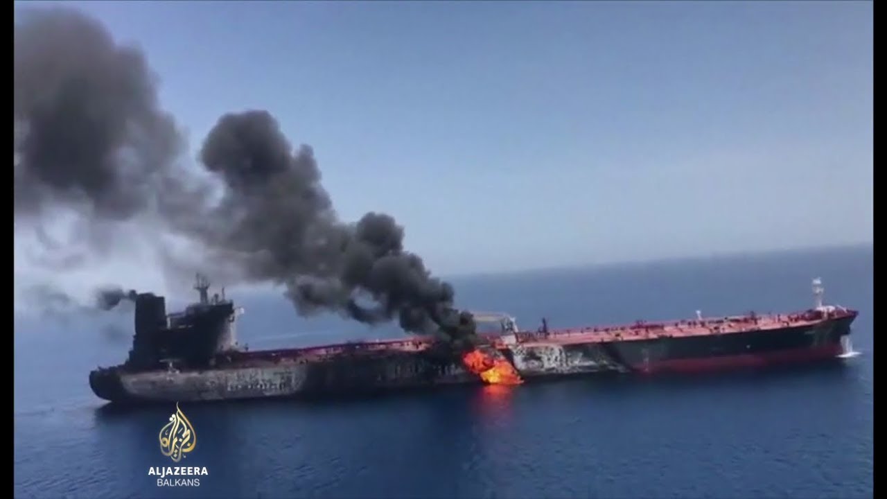 ماذا حدث للناقلتين في خليج عمان؟
