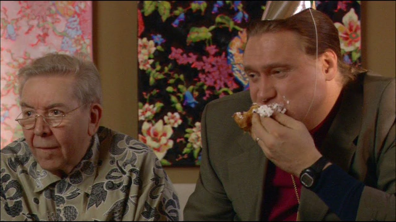 Riisuttu mies (2006) | Trailer | Samuli Edelmann