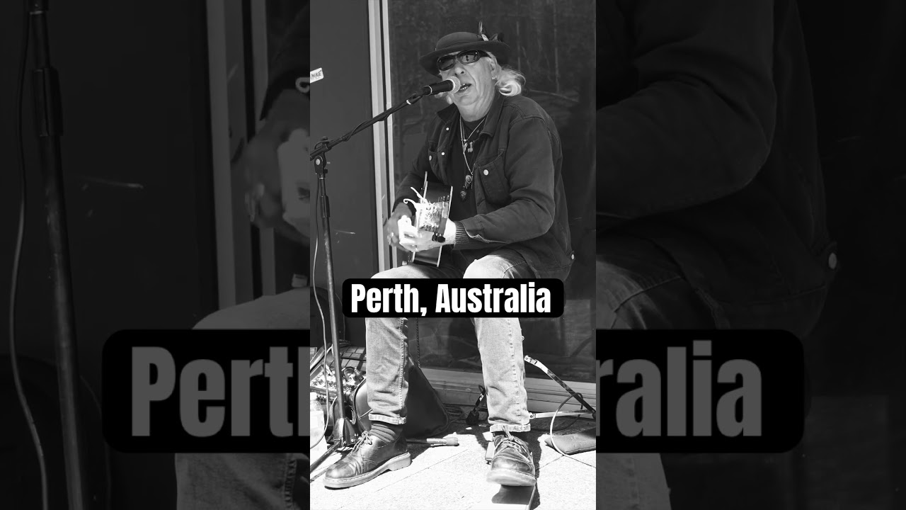 Perth street musician blues guitar singer “Shake It” 