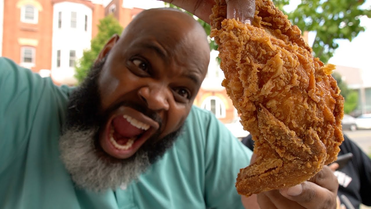 vlogs in spanish Eating At The BEST Reviewed Soul Food Restaurant In My State | SMASH or PASS?
