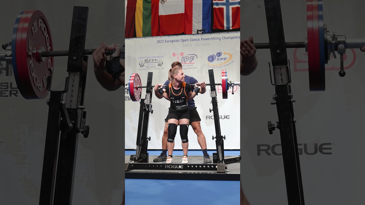 173kg World Record Squat at 52kg by Pleun Dekkers at the European Champs 🇪🇪 #powerlifting