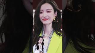 女明星看秀妆容造型表现如何？烫嘴辣评又见面啦！活动造型妆容激情再开麦看看各大时尚时装周都带来了哪些精彩的同场竞技图？#hello时尚季 #解构时装周 #女明星