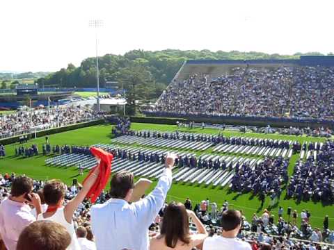 UDel graduation procession