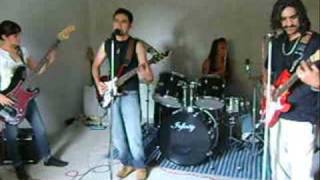 Video thumbnail of "pequeña y fragil-The Zafados"