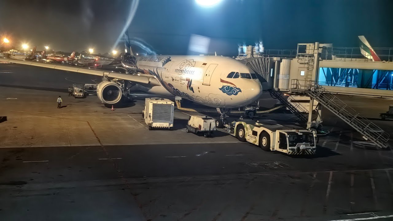 Jakarta - Tokyo Haneda Garuda Indonesia GA-874 Airbus A330-300 (bonus mt-fuji view)