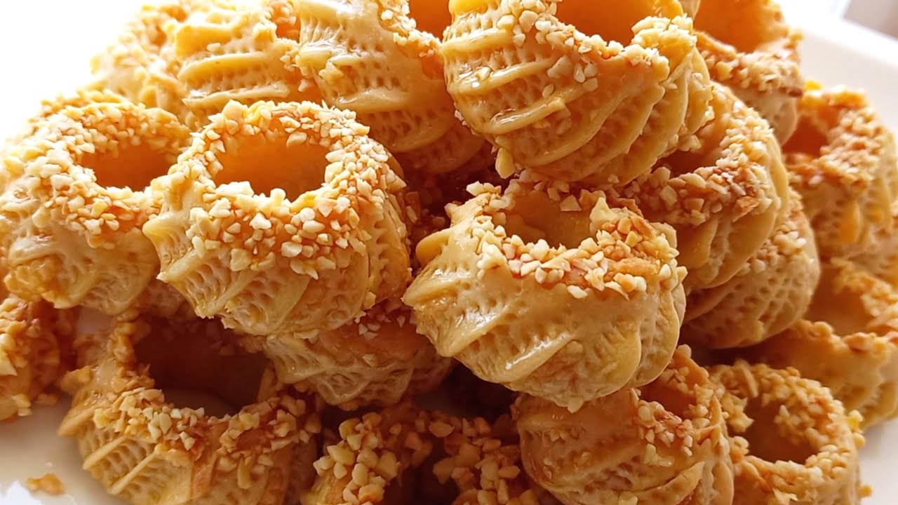 كعك اللوز او حلوة الدمليج من حلويات اللوز الراقية والسهلة فالتحضير بطريقة مبسطة