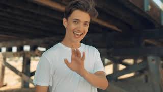 Melhores partes do Noah Urrea em alguns dos clipes do Now united❤🍁 screenshot 5