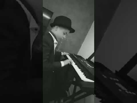 عزف اغنية فيروز راجعين يا هوا على البيانو الاورغ فادي زبون Fadi Zboun Piano 