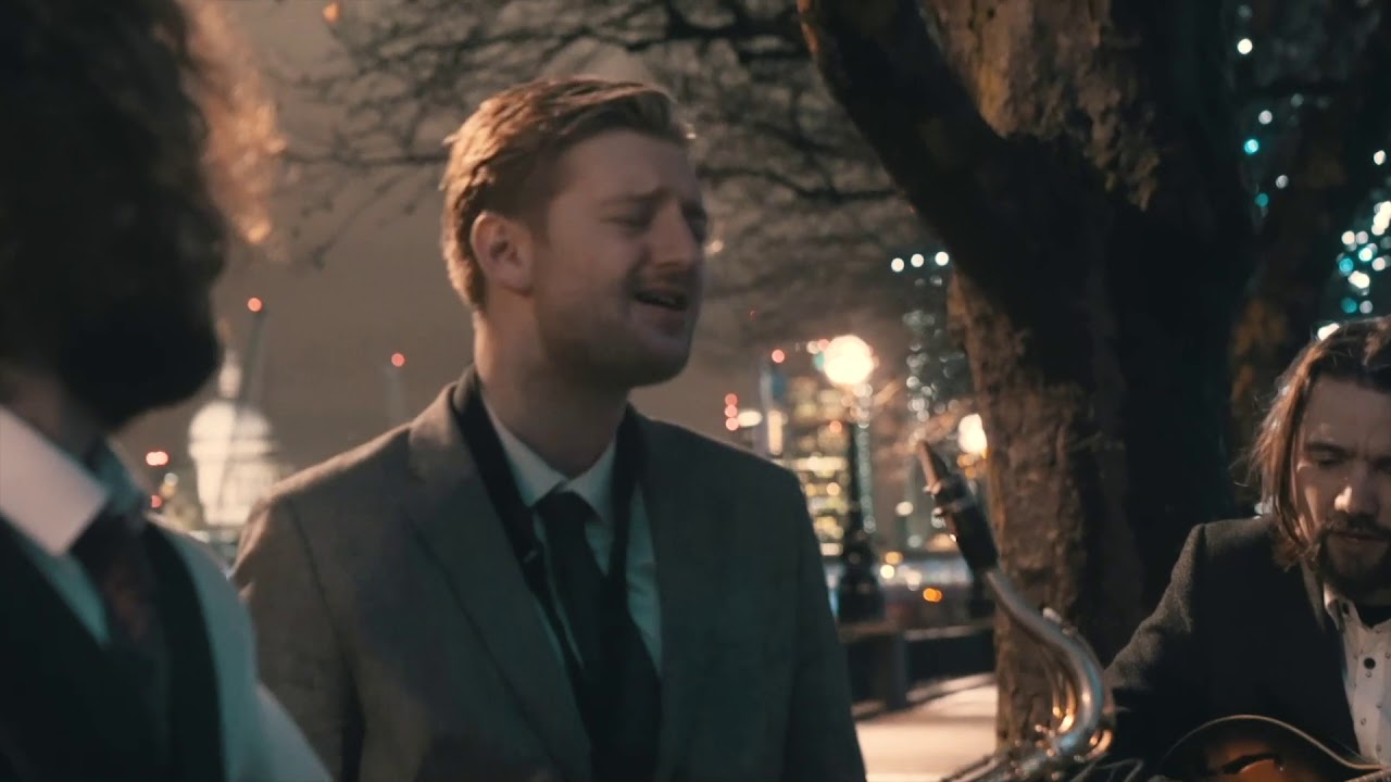 Fully Acoustic Wandering and Roaming Band From London