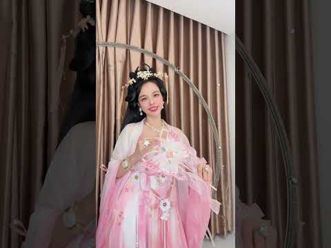 Quạt Cổ Trang Xịn Cho Ảnh Áo Dài | Mê Áo Dài
